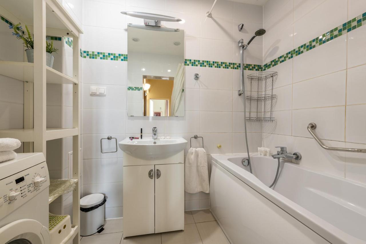 Two Bedroom Apartment For 6 People Warschau Buitenkant foto
